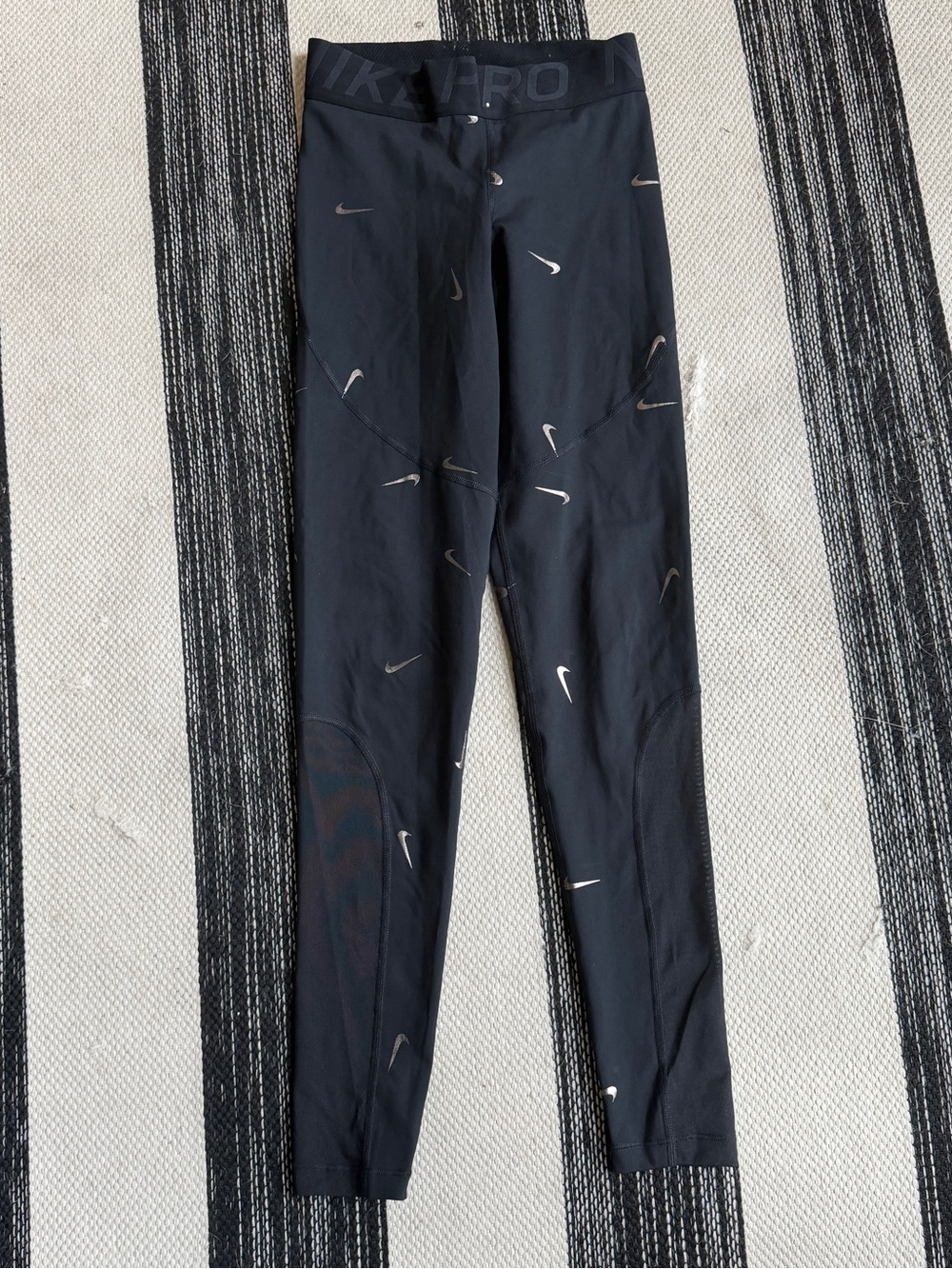 Nike Women's Black Pro Training Leggings with Swoosh Accent Size Small